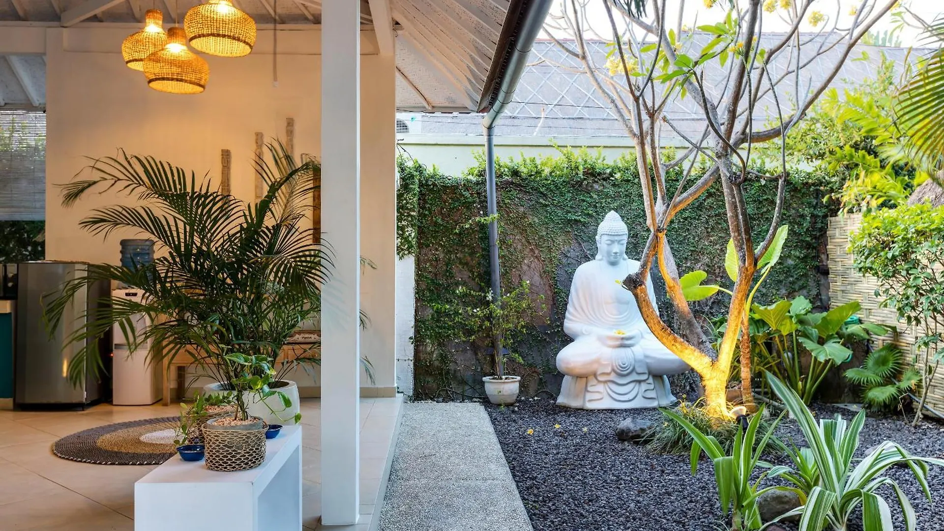 Villa Domi - Cozy & Budget-Friendly 1Br Honeymoon Villa In Seminyak With Private Pool